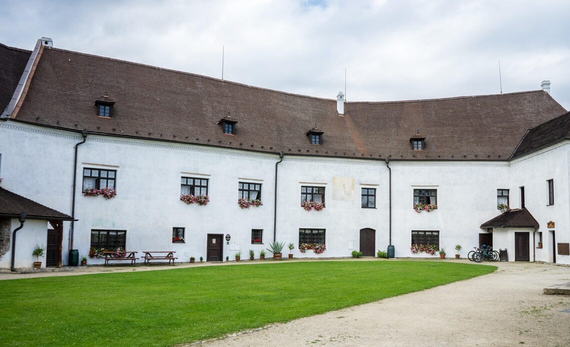 building, roofs, castle, wood shingles, bohemia, facade, the sudetenland, czech republic, europe, middle ages, historical, landmark, monument, tourism, architecture, nové hrady, nove hrady, burr, south bohemia, shingles